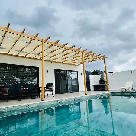 Kovuk Villalari-villa Selin Private Pool And Jacuzzi *